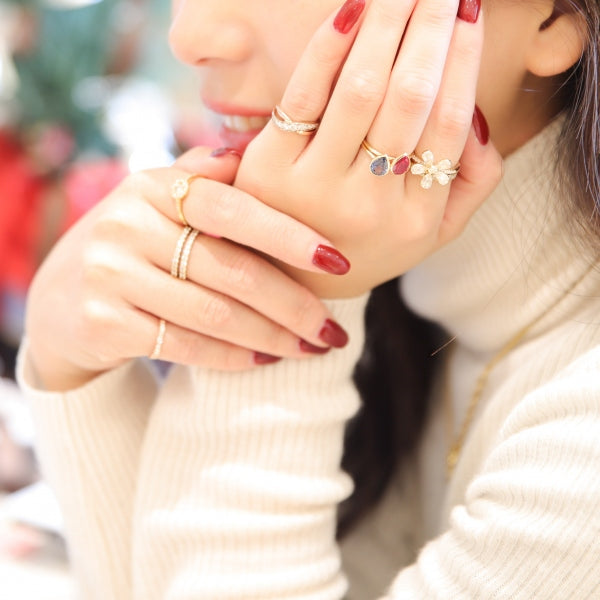 ダイヤモンド K18リング(計0.3カラット/ピンキーリング/クロスモチーフ/4月誕生石)《B03D3145》