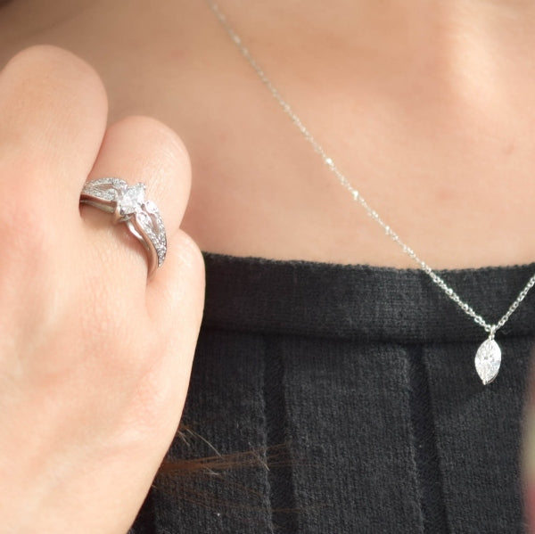 ダイヤモンド PTネックレス(0.5カラット/Eカラー/VS1/マーキス/一粒/4月誕生石/グレーディングレポート付き)《JPDD1517》