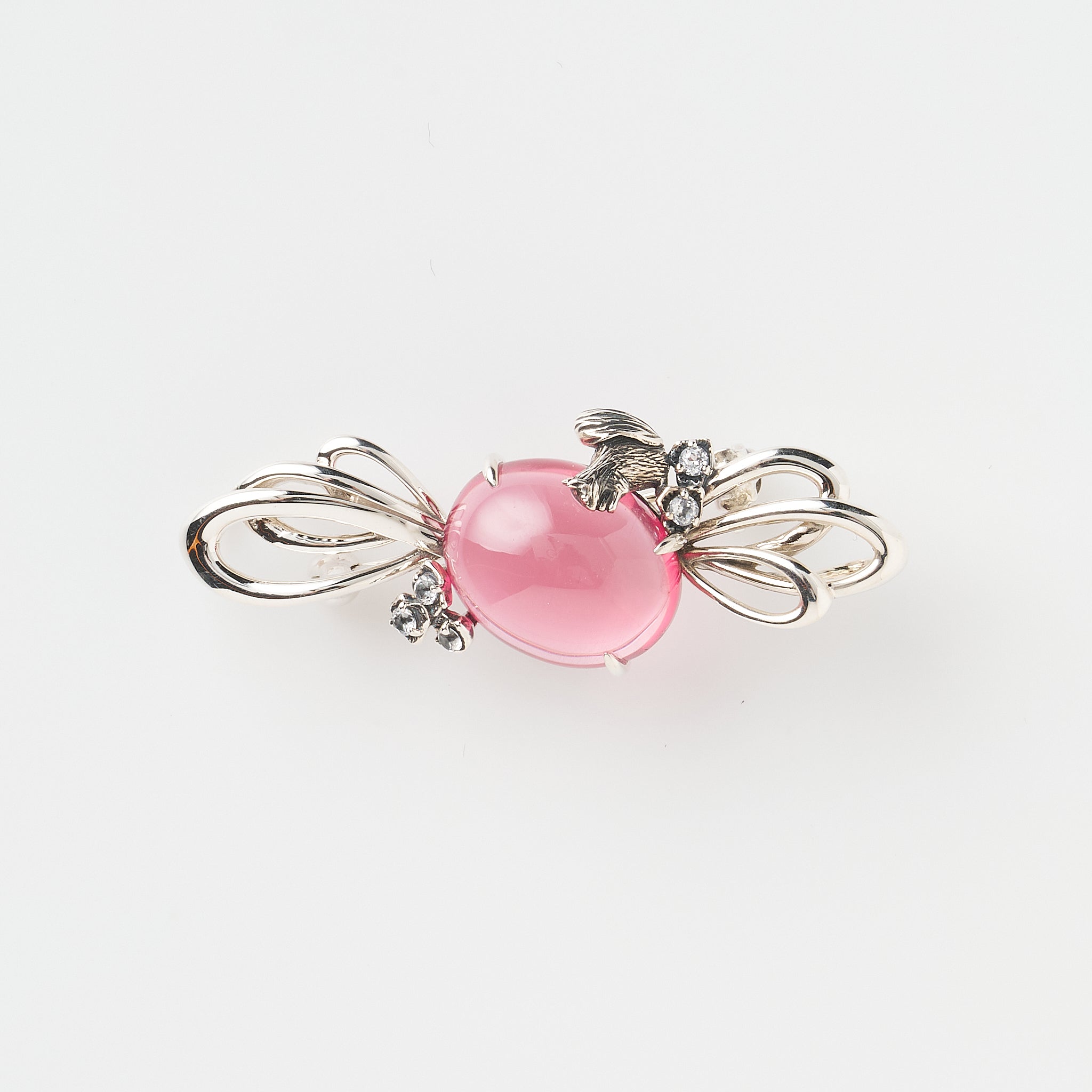 サファイア/ホワイトトパーズ シルバーブローチ兼ペンダントトップ(いぶし銀仕上げ/LGS/English Garden/庭の小さな来訪者たちモチーフ)《WBRGP001》