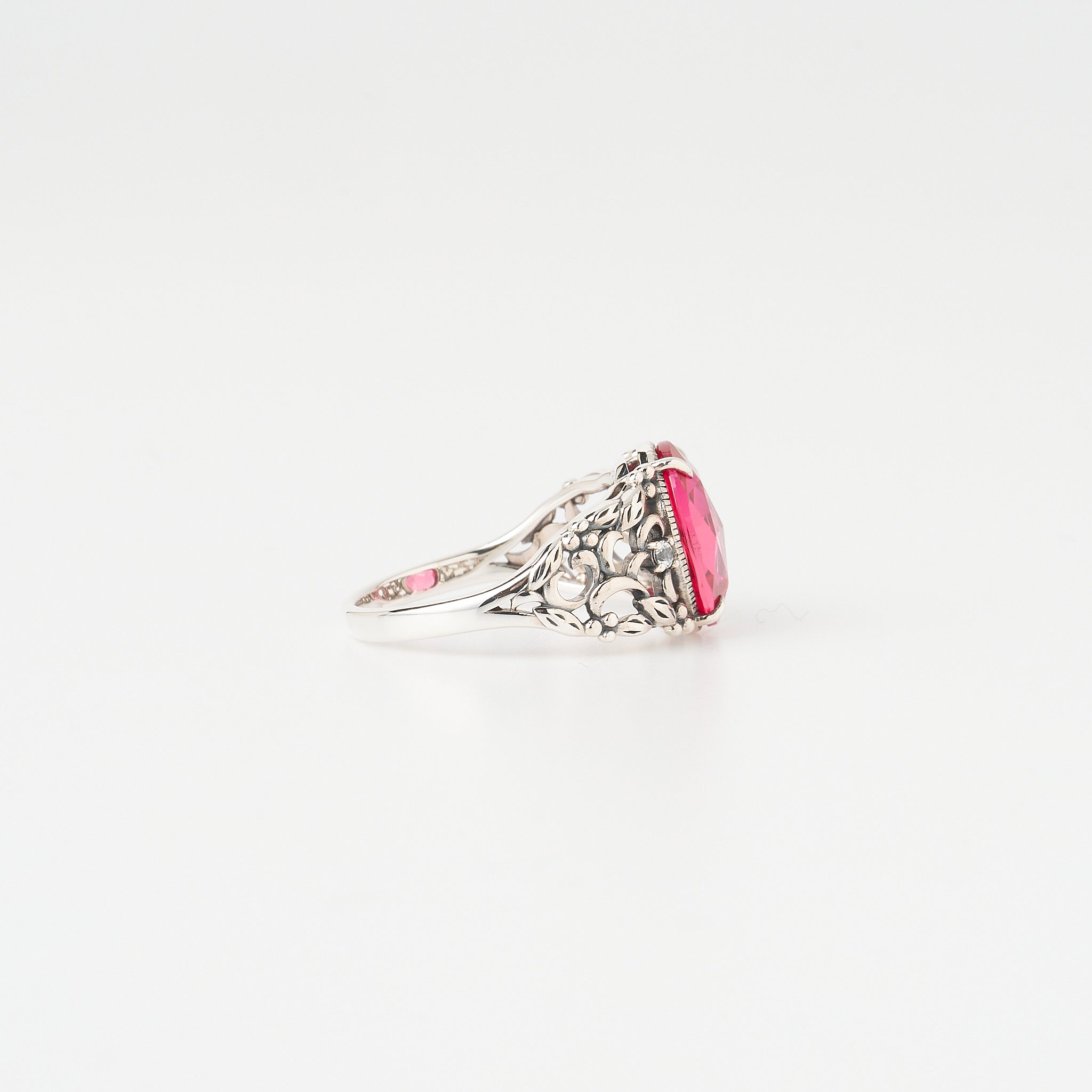 サファイア/ホワイトトパーズ シルバーリング(いぶし銀仕上げ/LGS/English Garden/ガーデンチューリップモチーフ)《WRGGM011》