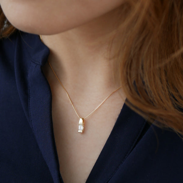 ダイヤモンド K18ネックレス(0.3カラット/Dカラー/VVS1/エメラルドカット/一粒/タンク/4月誕生石/GIAグレーディングレポート付き)《WPDD3758》