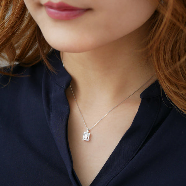 ダイヤモンド プラチナネックレス(0.3カラット/Dカラー/VVS1/エメラルドカット/一粒/取り巻き/4月誕生石/GIAグレーディングレポート付き)《WPDD3753》