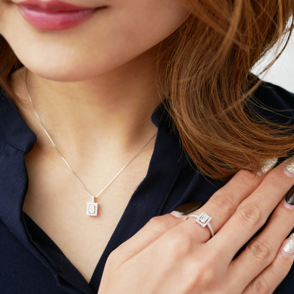 ダイヤモンド プラチナリング(0.3カラット/Dカラー/VVS1/エメラルドカット/一粒/取り巻き/4月誕生石/GIAグレーディングレポート付き)《WRGD3751》