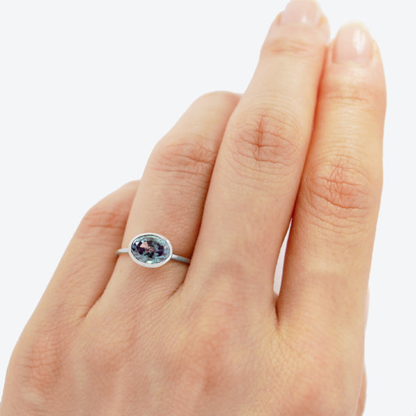 アレキサンドライト プラチナリング(クレサンベール/1カラットUP/オーバル/フクリン/6月誕生石)《WRGA3592》