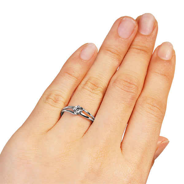 ダイヤモンド プラチナリング(0.3カラット/Dカラー/SI2UP/3EX(H&C)/一粒/4月誕生石/グレーディングレポート付き)《JRGD1180》