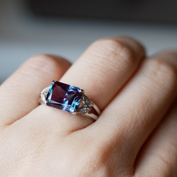 アレキサンドライト/ダイヤモンド プラチナリング(クレサンベール/ラディアントカット/6月誕生石)《WRGA2700》