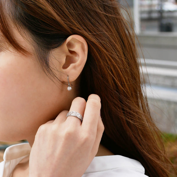 ダイヤモンド プラチナピアス(計0.27カラット/テーパーバケット/パヴェ/フック/スフィア/4月誕生石)《WEPD3520》