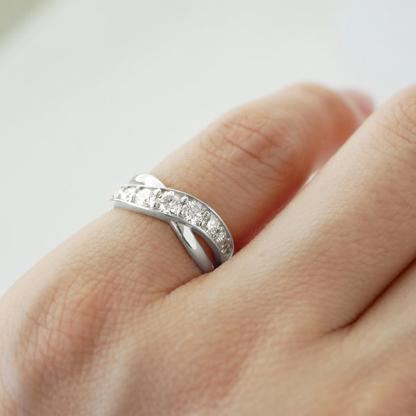 ダイヤモンド プラチナリング(計0.5カラット/ピンキーリング/クロスモチーフ/4月誕生石)《B03D3147》