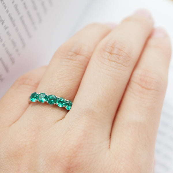 エメラルド プラチナリング(クレサンベール/ハーフエタニティ/5月誕生石)《WRGE3104》