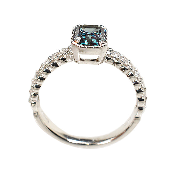 アレキサンドライト/ダイヤモンド K18リング(クレサンベール/エメラルドカット/アンティーク風/6月誕生石)《WRGA2636》