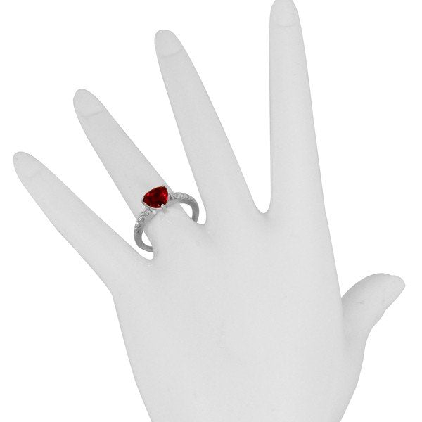 ルビー/ダイヤモンド プラチナリング(クレサンベール/トリリアント/7月誕生石)《WRGR3196》