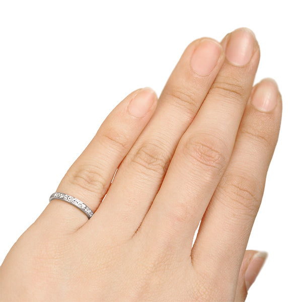 ダイヤモンド プラチナリング(計0.15カラット/ピンキーリング/ハーフエタニティ/4月誕生石)《B03D3132》