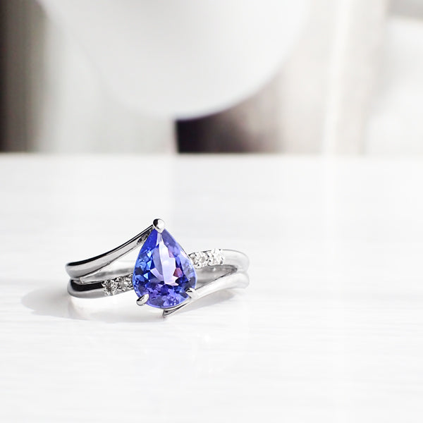 タンザナイト/ダイヤモンド K18リング(ペアシェイプ/12月誕生石)《WRGN3033》