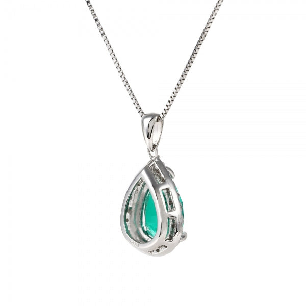 エメラルド/ダイヤモンド プラチナネックレス(クレサンベール/ペアシェイプ/取り巻き/5月誕生石)《WPDE4102》