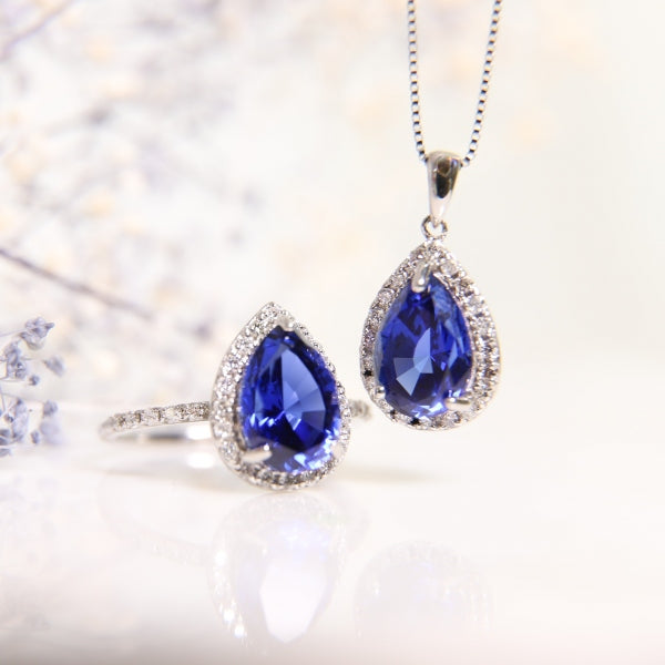 ブルーサファイア/ダイヤモンド プラチナリング(クレサンベール/ペアシェイプ/取り巻き/9月誕生石)《WRGS4102》