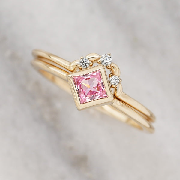 ピンクサファイア/キュービックジルコニア K10リング(クレサンベール/プリンセス/モンプレジール/3Way/9月誕生石)《WRGM3980》