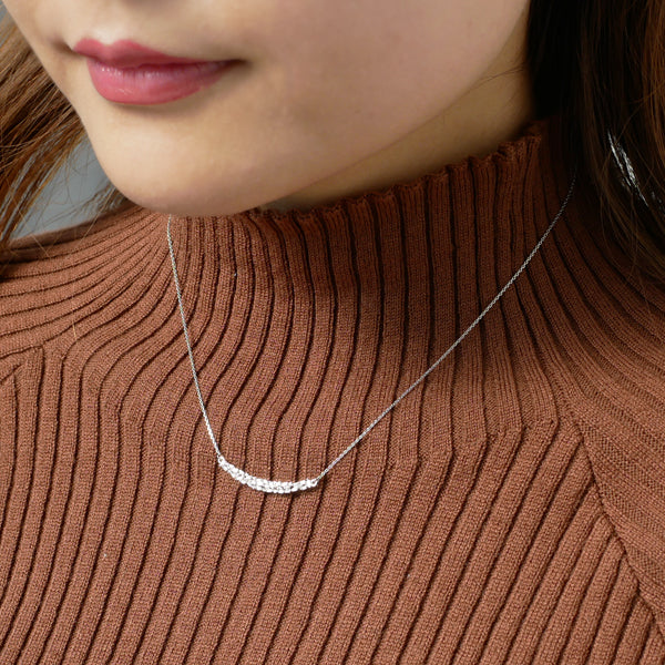 ダイヤモンド プラチナネックレス(計0.20カラット/テーパーバケット/パヴェ/デコルテ/4月誕生石)《WPDD3871》