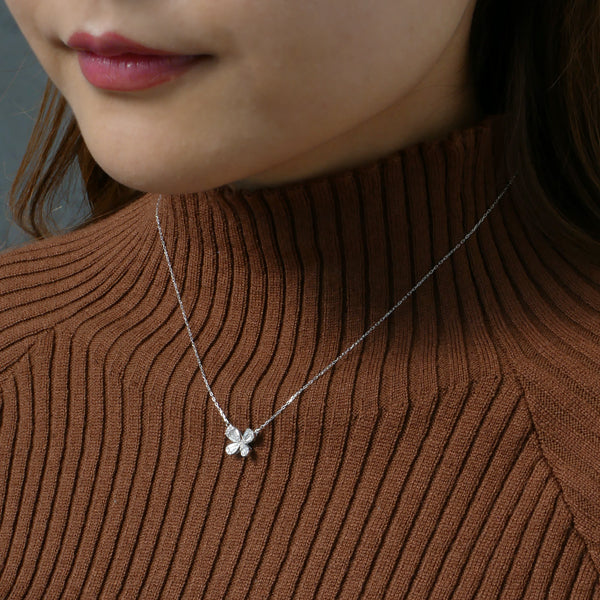 ダイヤモンド K18ネックレス(計0.3カラット/テーパーバケット/蝶モチーフ/4月誕生石)《WPDD3915》