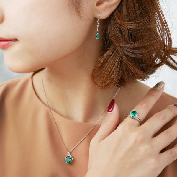 エメラルド/ダイヤモンド プラチナリング(クレサンベール/ペアシェイプ/5月誕生石)《WRGE2641》