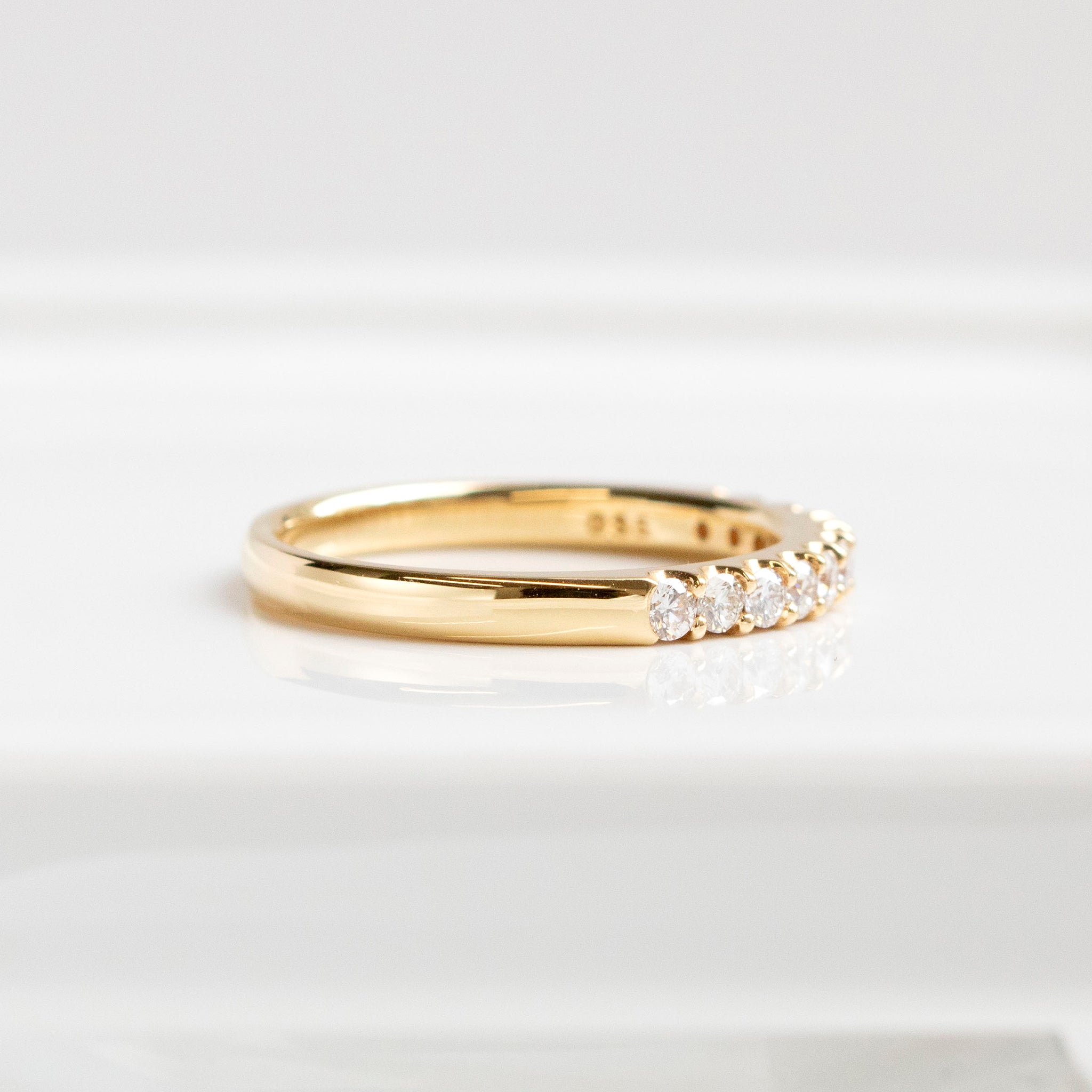 ダイヤモンド K18リング(計0.35カラット/ハーフエタニティ/4月誕生石/鑑別書付)《14DB0114》