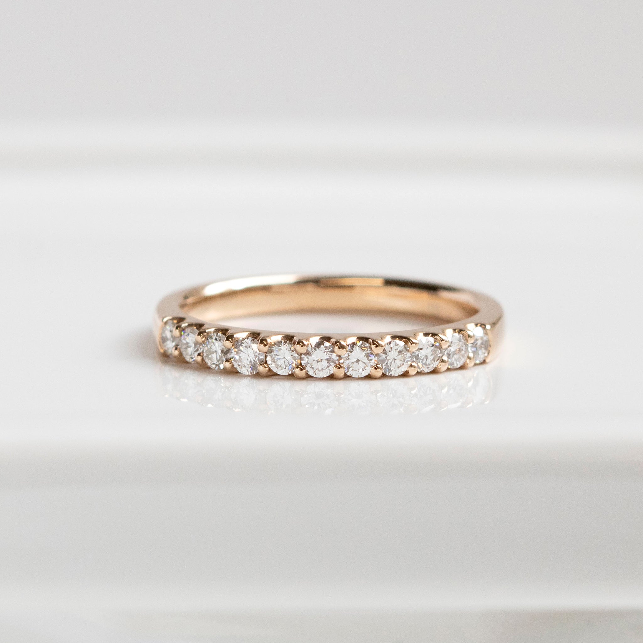 ダイヤモンド K18リング(計0.35カラット/ハーフエタニティ/4月誕生石/鑑別書付)《14DB0115》