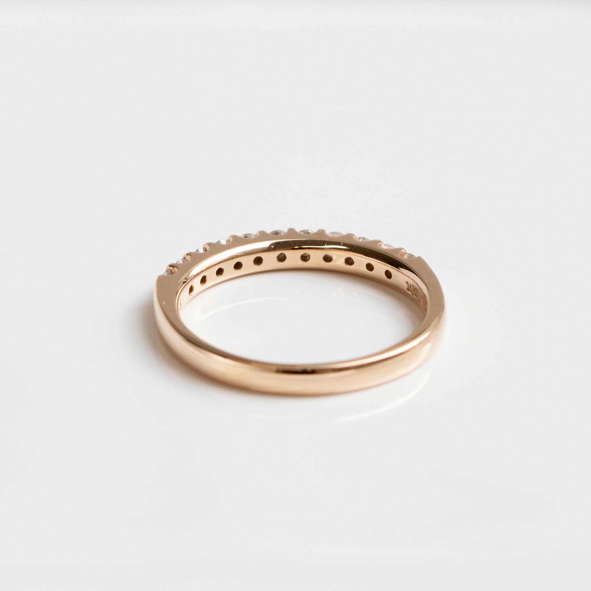 ダイヤモンド K18リング(計0.35カラット/ハーフエタニティ/4月誕生石/鑑別書付)《14DB0115》