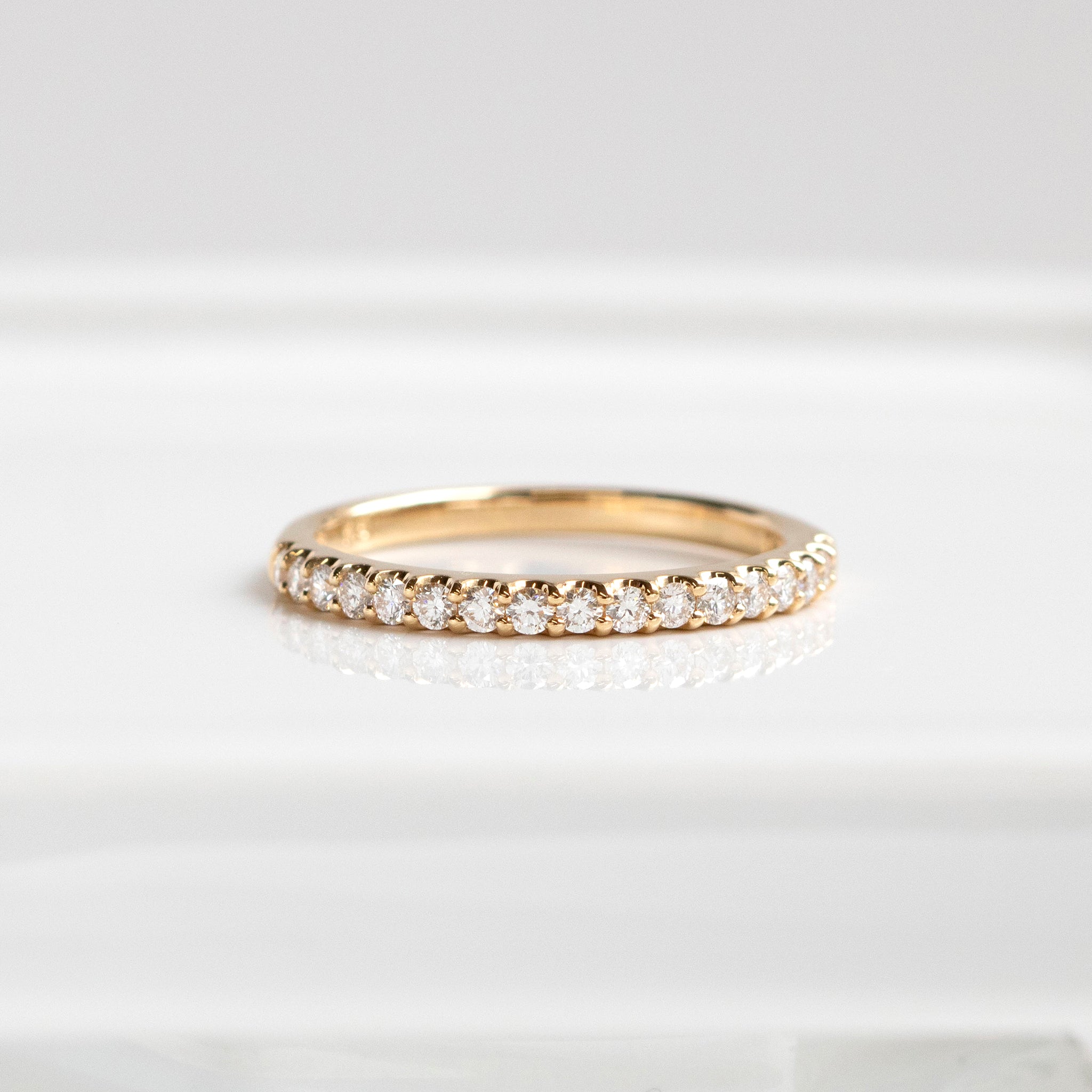 ダイヤモンド K18リング(計0.28カラット/ハーフエタニティ/4月誕生石)《14DB0124》