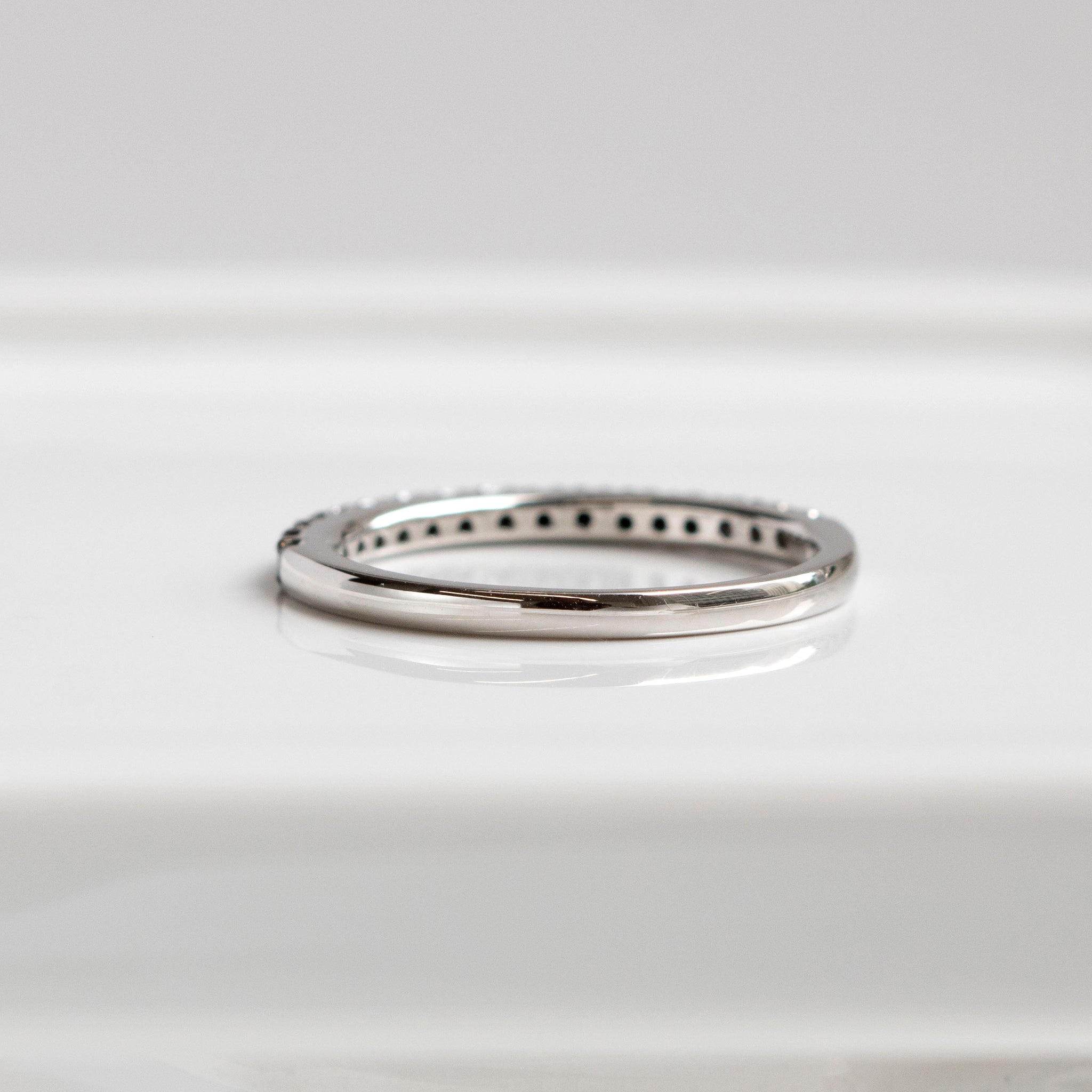 ブラックダイヤモンド プラチナリング(計0.28カラット/ハーフエタニティ/4月誕生石)《14DB0126》