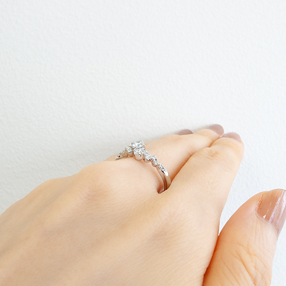 ダイヤモンド プラチナリング(4月誕生石/鑑別書付)《14DB0302》