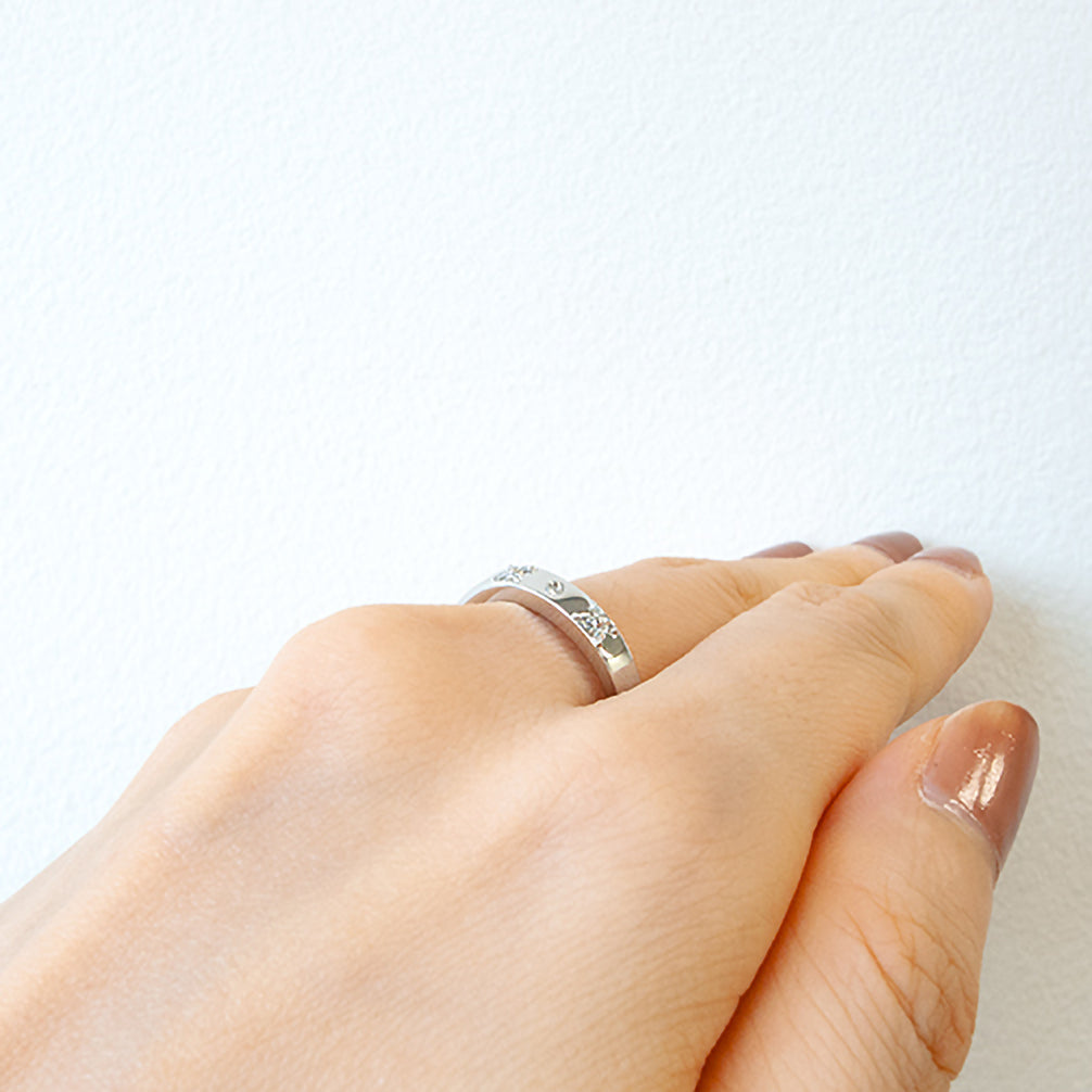 ダイヤモンド プラチナリング(4月誕生石/鑑別書付)《14DB0621》