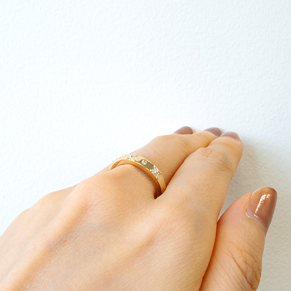 ダイヤモンド K18リング(イエローゴールド/4月誕生石/鑑別書付き)《14DB0622》