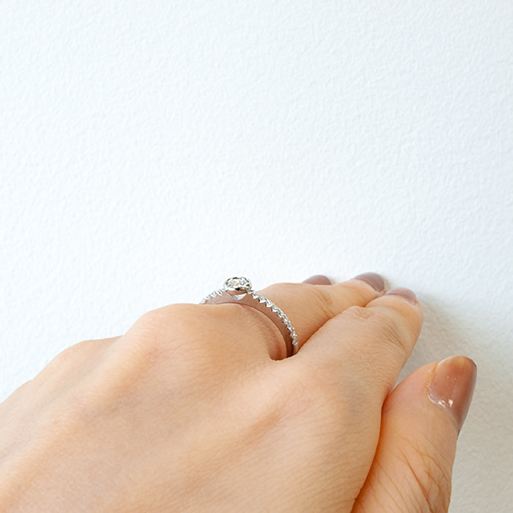 ダイヤモンド プラチナリング(4月誕生石/鑑別書付)《14DB0711》