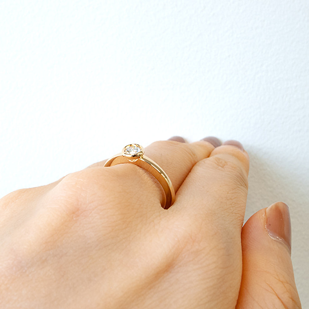 ダイヤモンド K18リング(イエローゴールド/4月誕生石/鑑別書付き)《14DB0713》