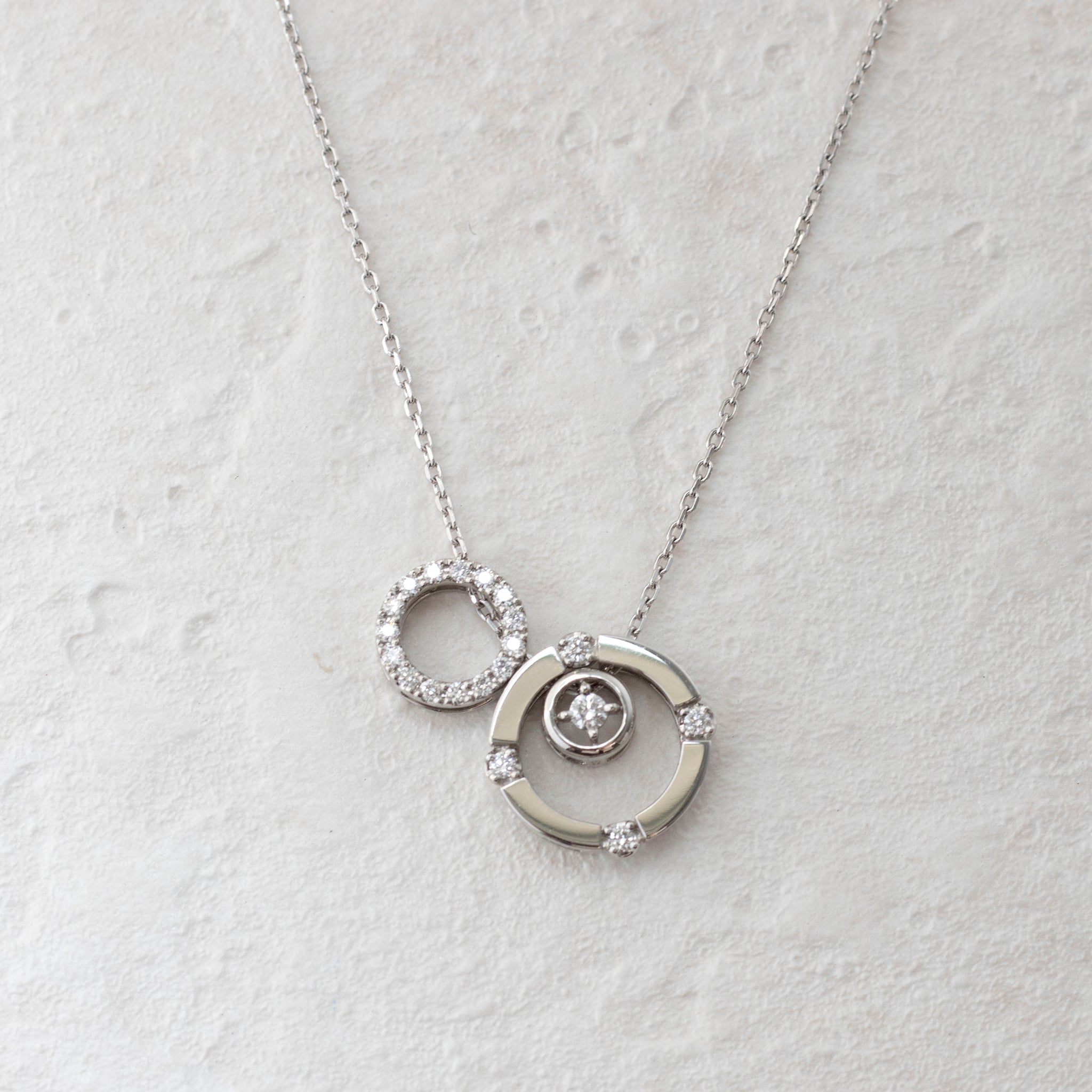 ダイヤモンド プラチナネックレス(スライドピン式/4月誕生石/鑑別書付)《14DB0825》