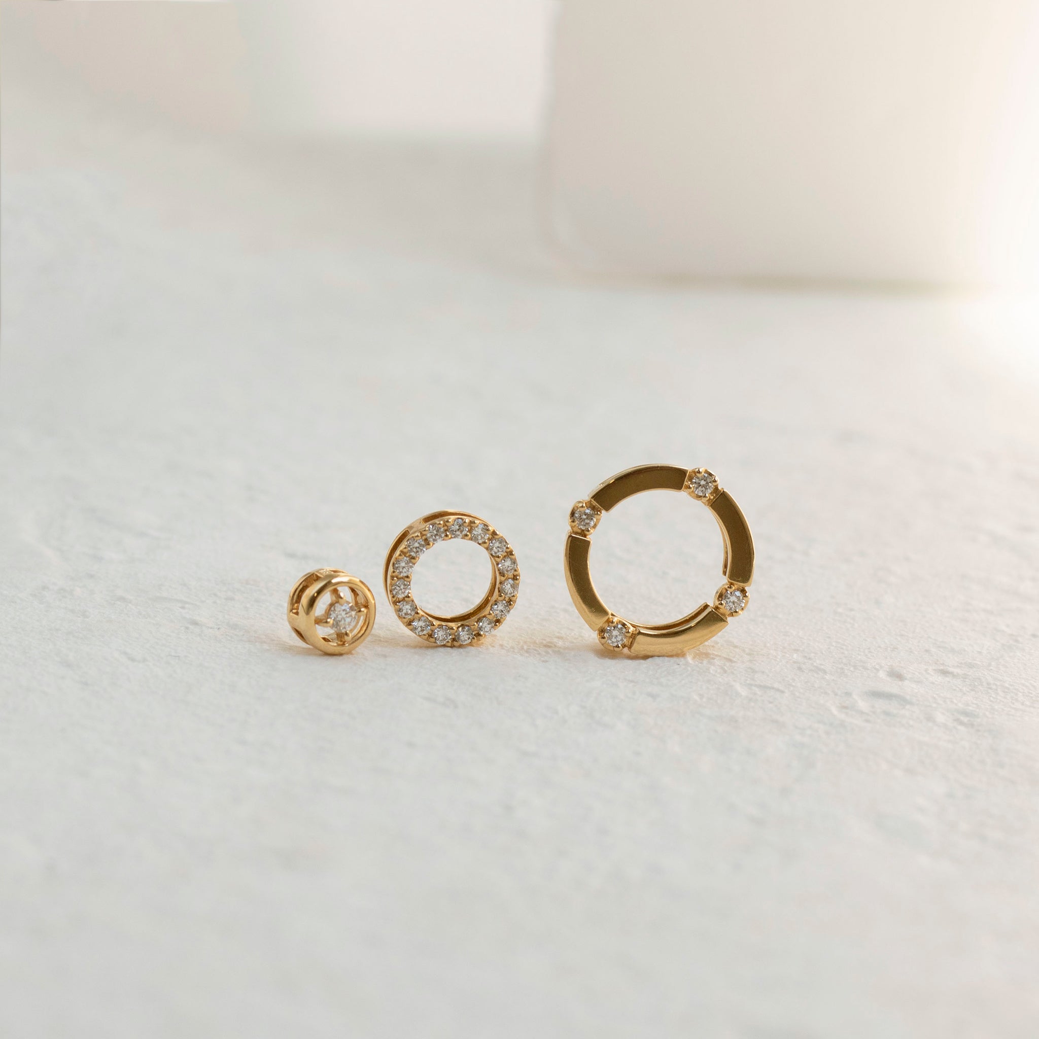 ダイヤモンド K18ネックレス(イエローゴールド/4月誕生石/鑑別書付き)《14DB0826》