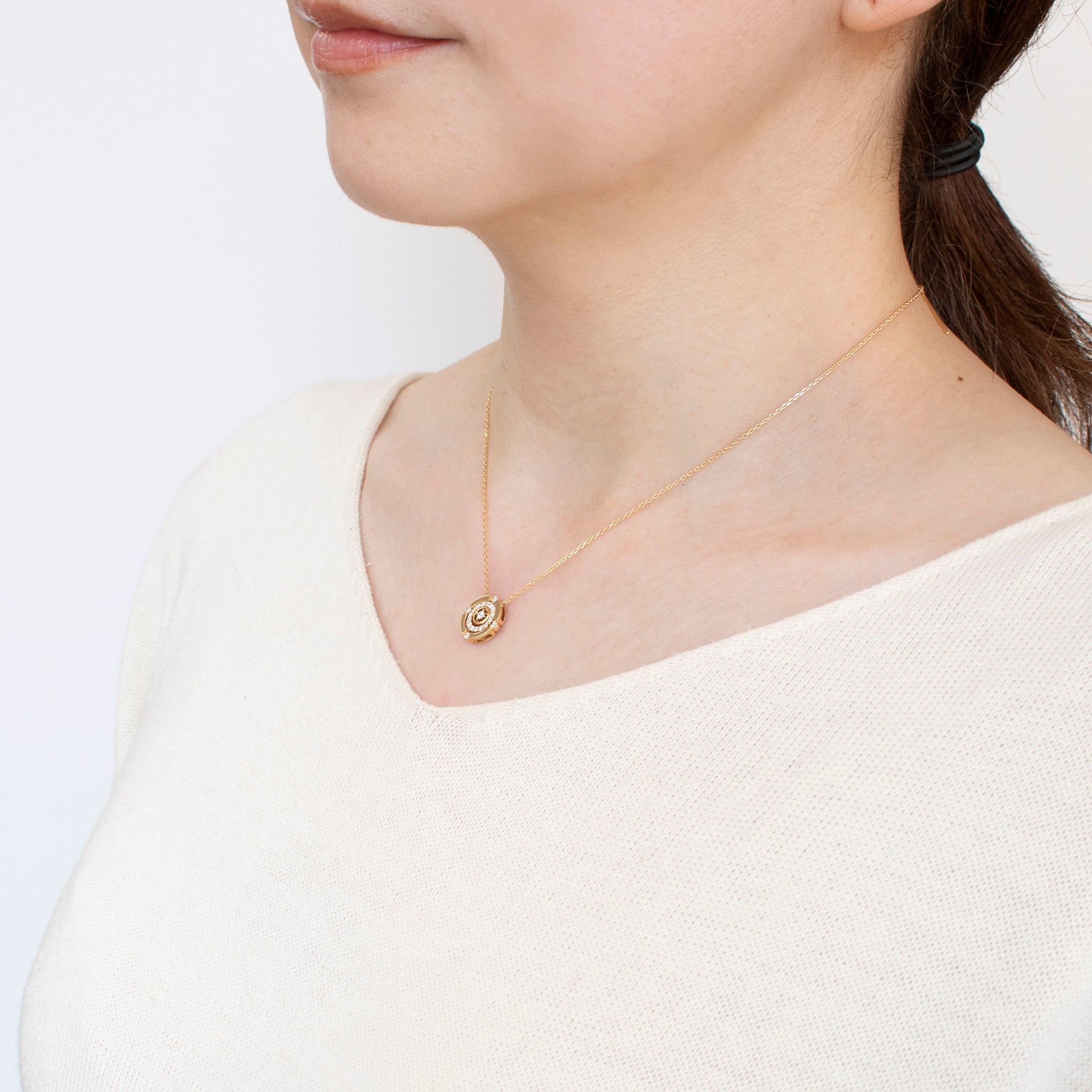 ダイヤモンド K18ネックレス(イエローゴールド/4月誕生石/鑑別書付き)《14DB0826》