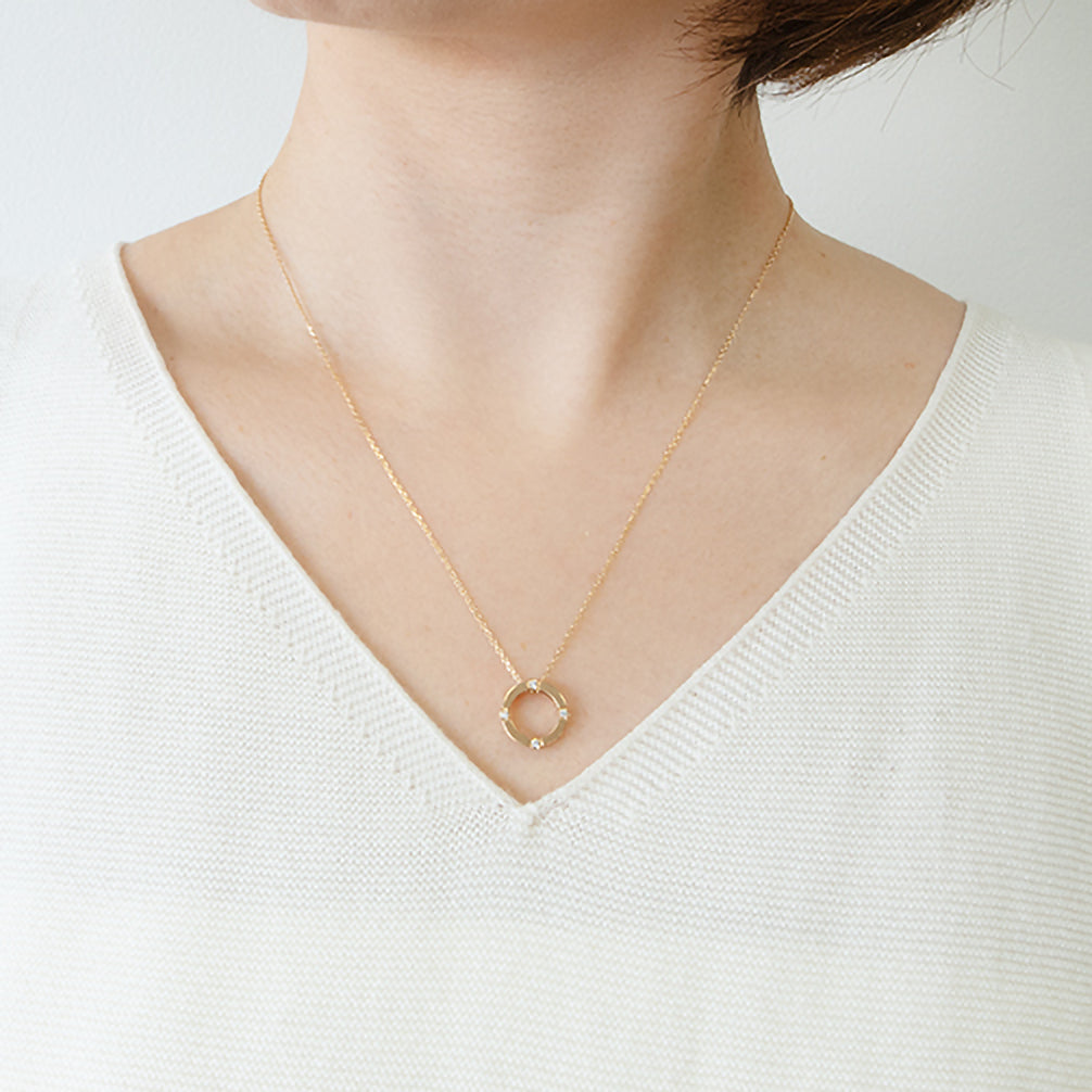 ダイヤモンド K18ペンダントトップ(イエローゴールド/4月誕生石)《14DB0829》