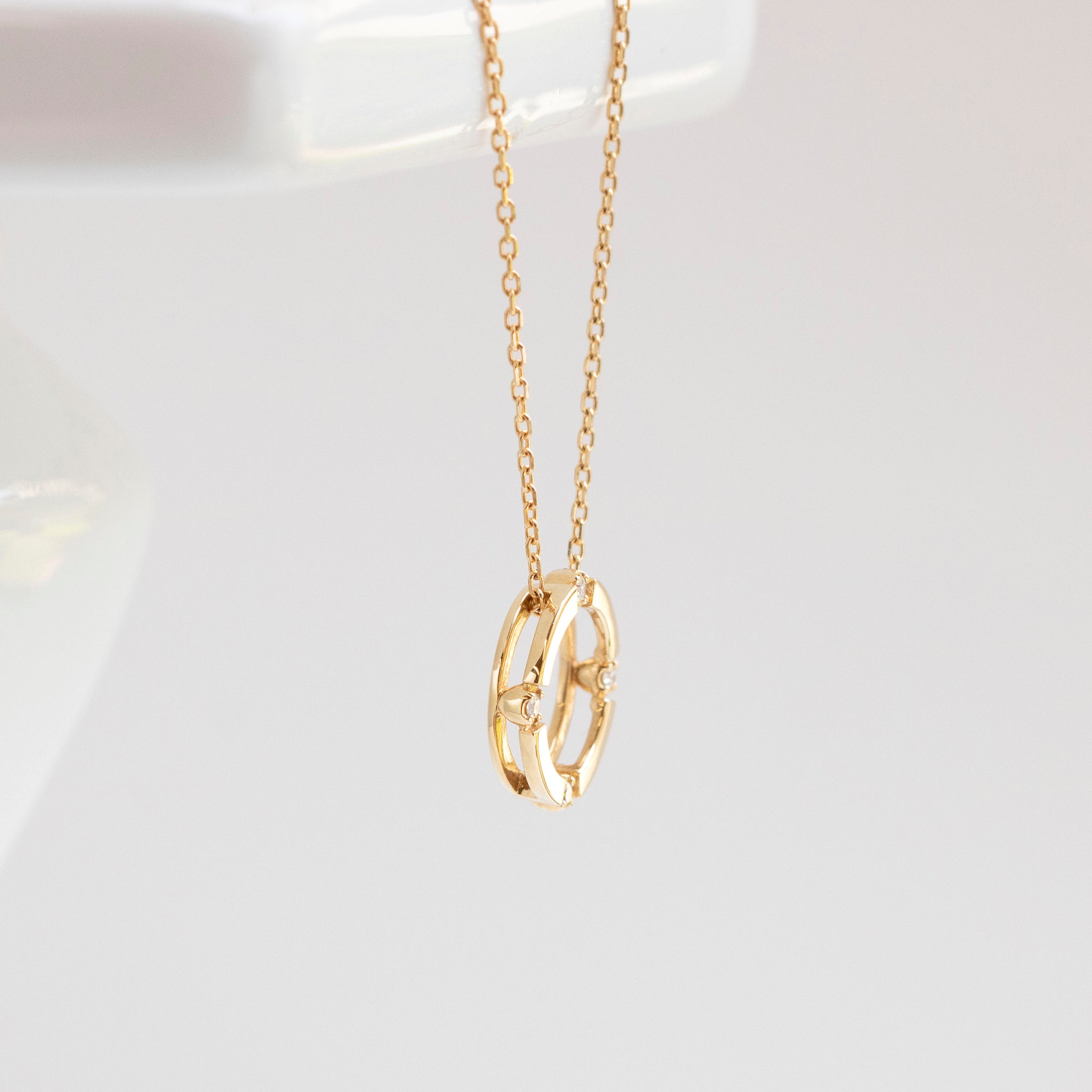 ダイヤモンド K18ペンダントトップ(イエローゴールド/4月誕生石)《14DB0829》