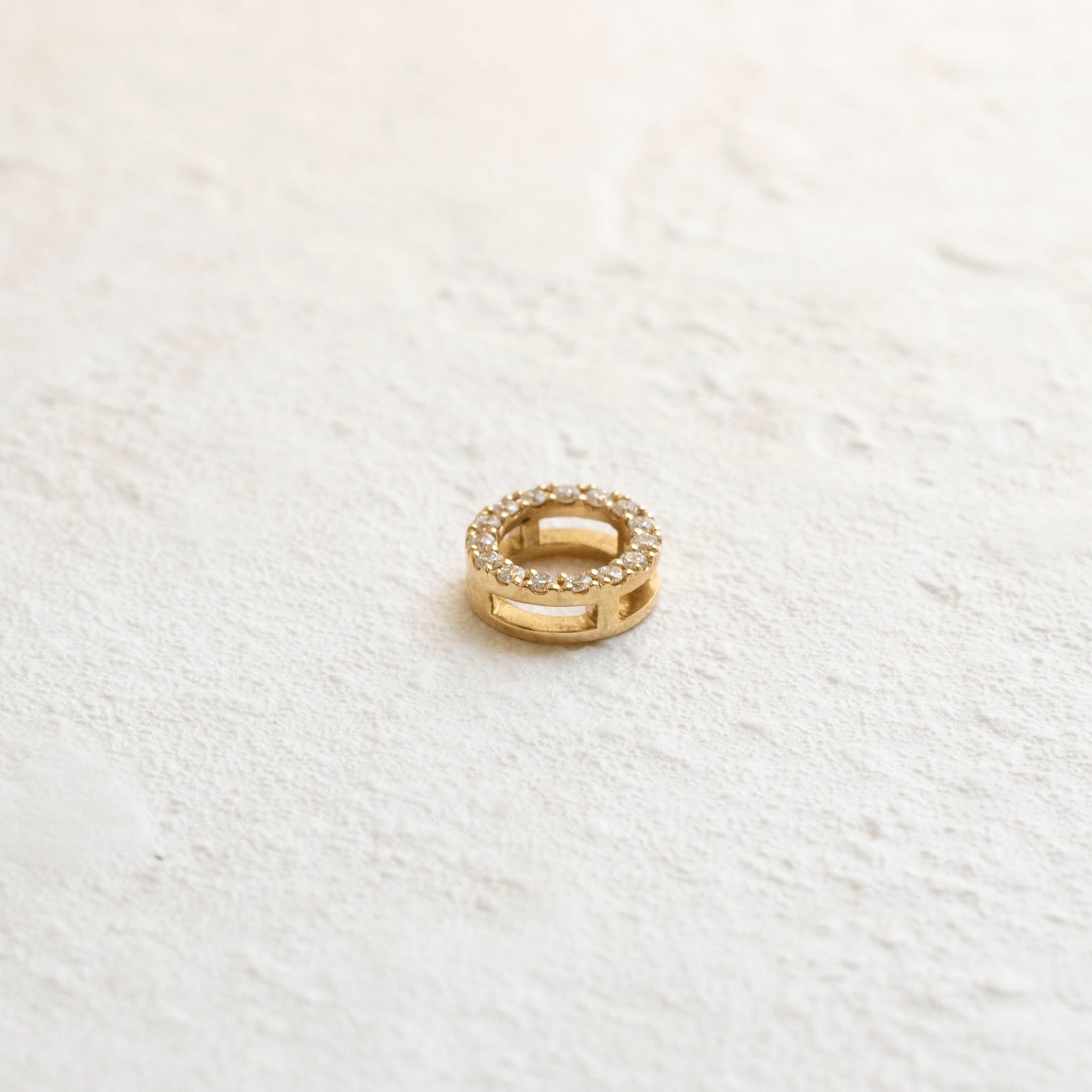 ダイヤモンド K18ペンダントトップ(イエローゴールド/4月誕生石)《14DB0832》