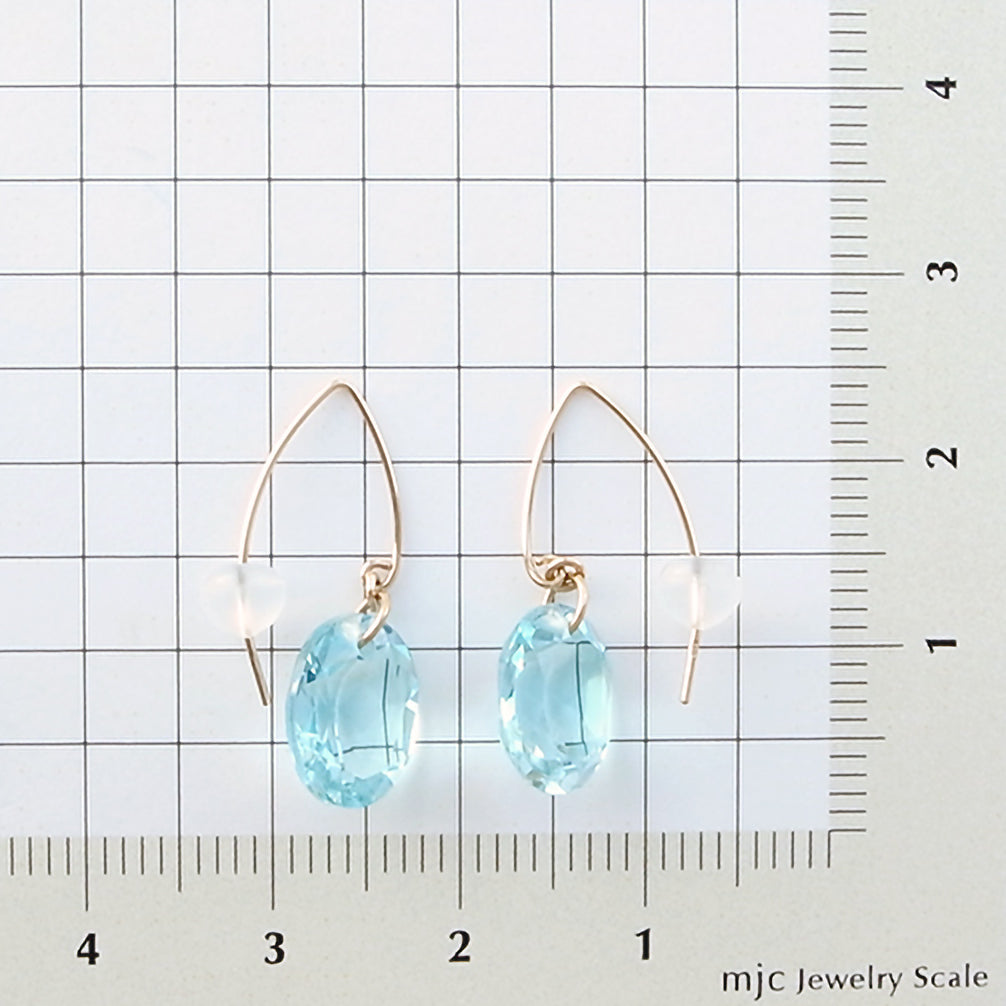 ブルートパーズ K18ピアス(11月誕生石)《18T10149》