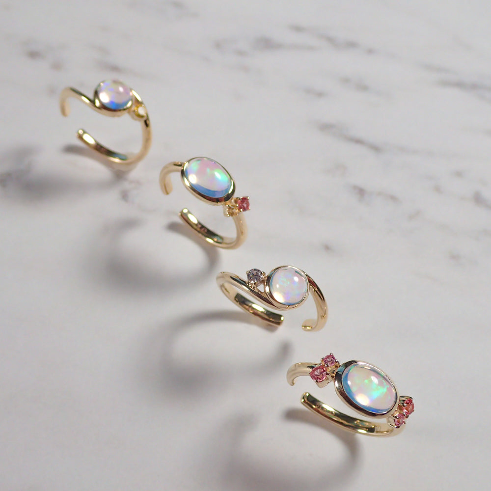 ウォーターオパール/ K10カフリング(クレサンベール/モンプレジール/両サイドメレブルー系)《WESW4147》