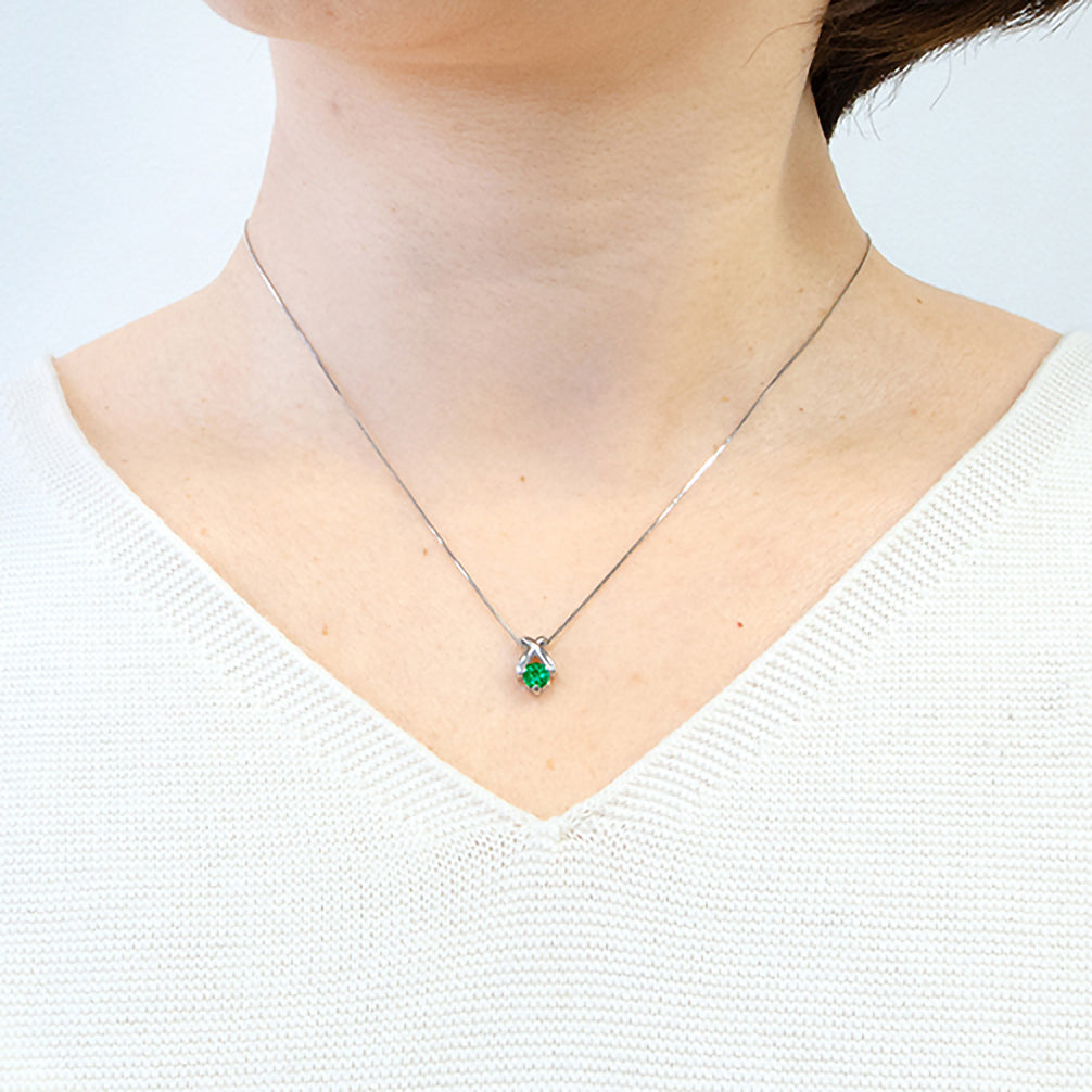 エメラルド プラチナネックレス(5月誕生石)《20T10112》