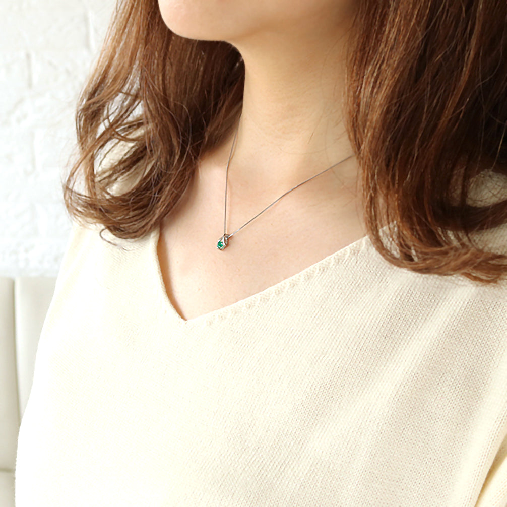 エメラルド プラチナネックレス(5月誕生石)《21T10162》