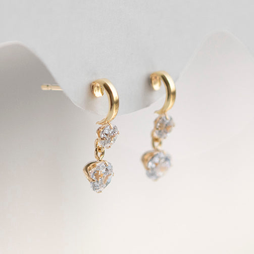 キュービックジルコニア K18ピアス《22T10284》