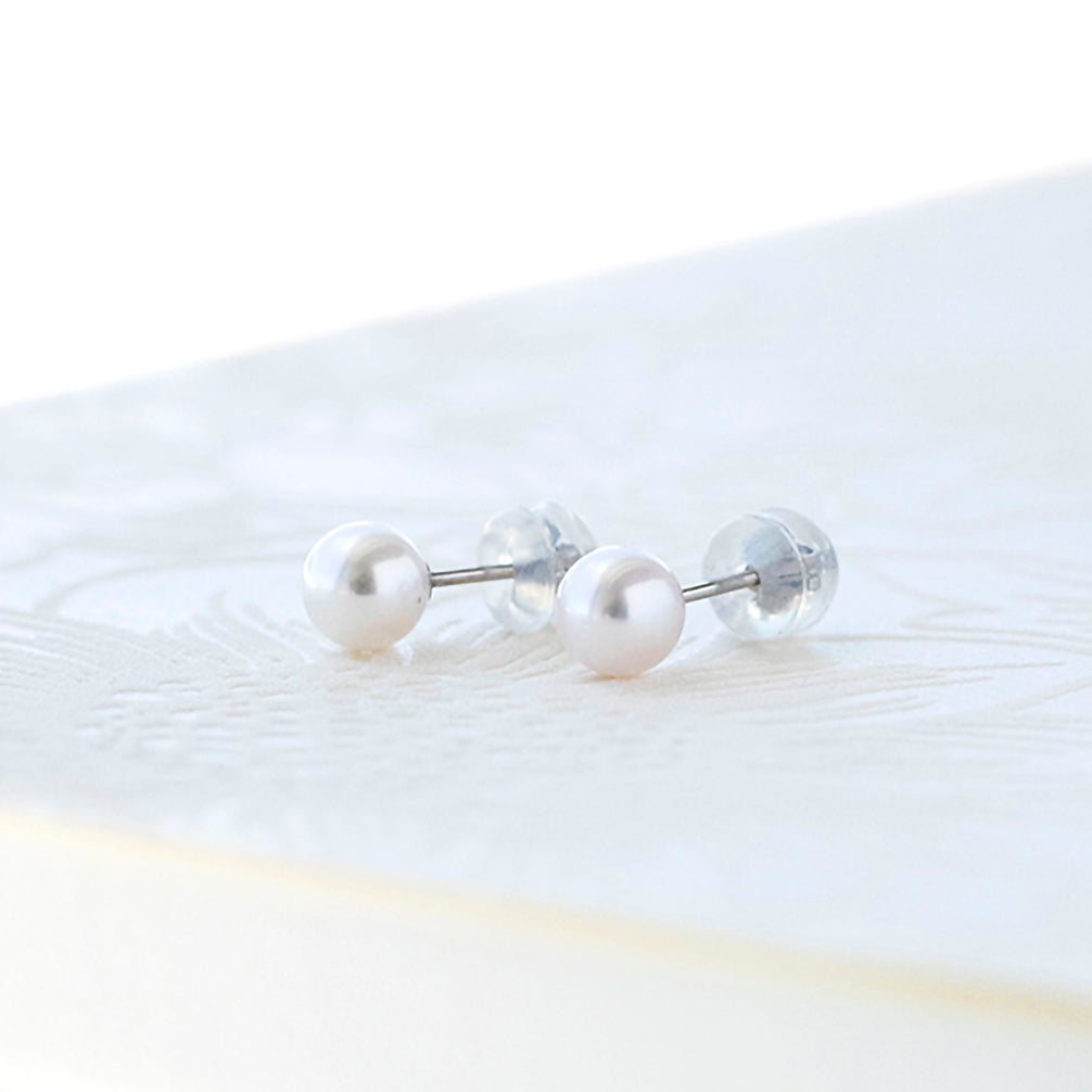 パール プラチナピアス(アコヤ真珠/5mm/6月誕生石)《22T10298》