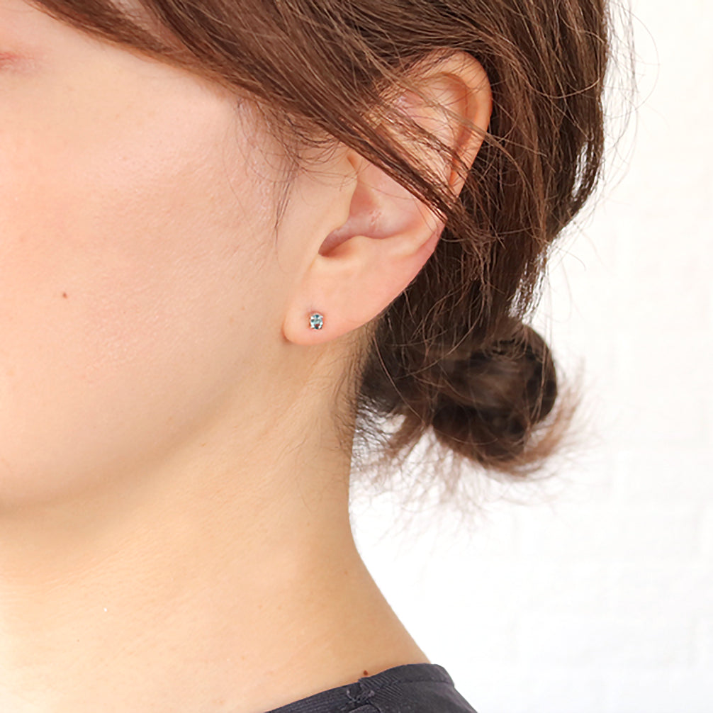 グランディディエライト プラチナピアス《22T10320》