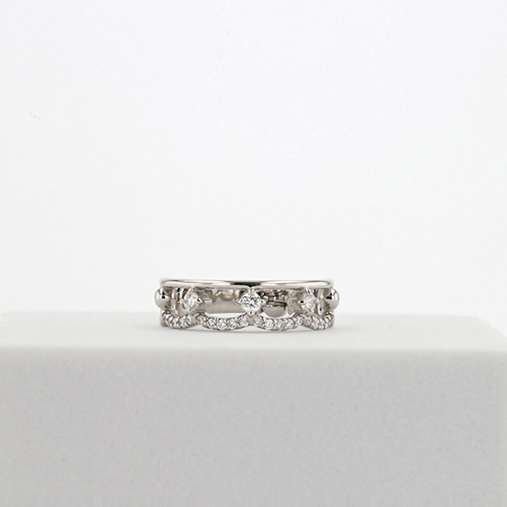 ダイヤモンド プラチナイヤーカフ(片側/4月誕生石/鑑別書付)《14DB0901》