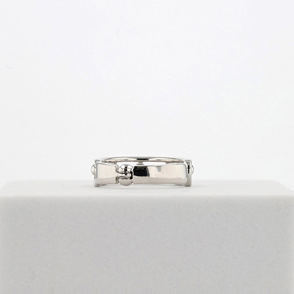 ダイヤモンド プラチナイヤーカフ(片側/4月誕生石/鑑別書付)《14DB0901》