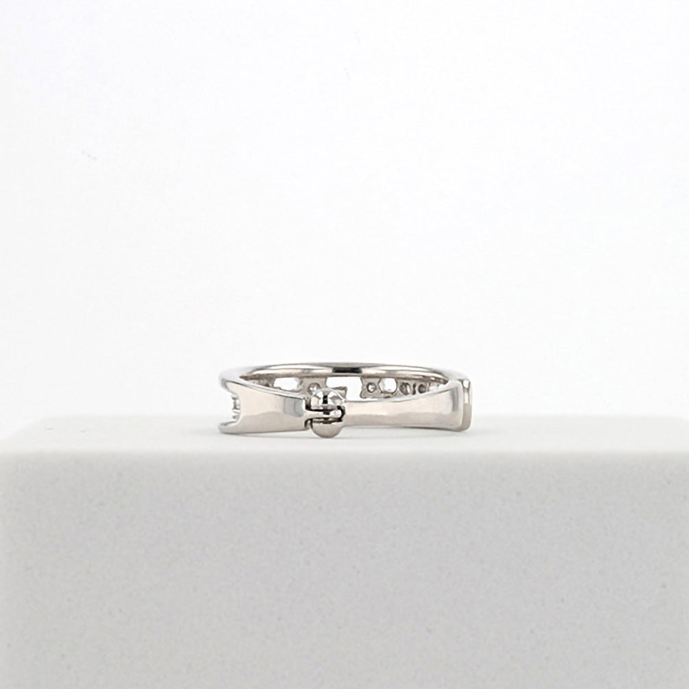 ダイヤモンド プラチナイヤーカフ(片側/4月誕生石/鑑別書付)《14DB0910》