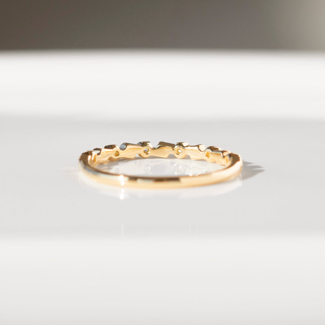 ダイヤモンド K18ピンキーリング(4月誕生石)《23T10142》